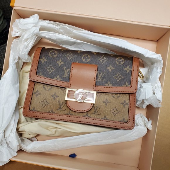 Louis Vuitton Dauphine Monogram MM Shoulder Bag - Picture 1 of 4